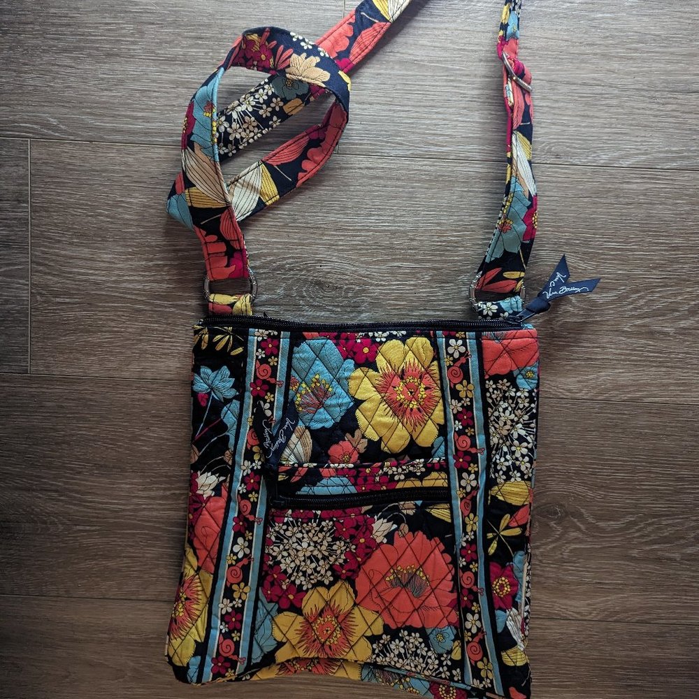 Vera Bradley Happy Snails Hipster side Saddle Bag **NWOT**